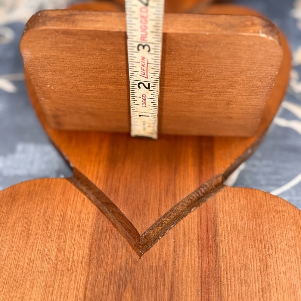 Vintage Heart Wood Wall Shelf 3 Tier Display Shelf with Peg Cottage Decor - Picture 15 of 16